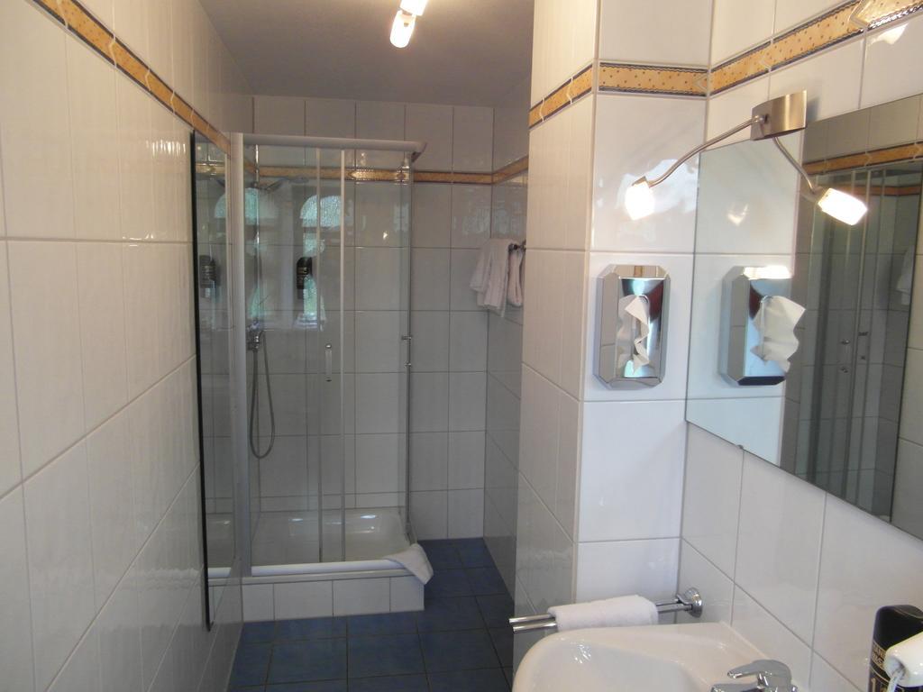 Castello Bianco Hotel Wadern Bagian luar foto