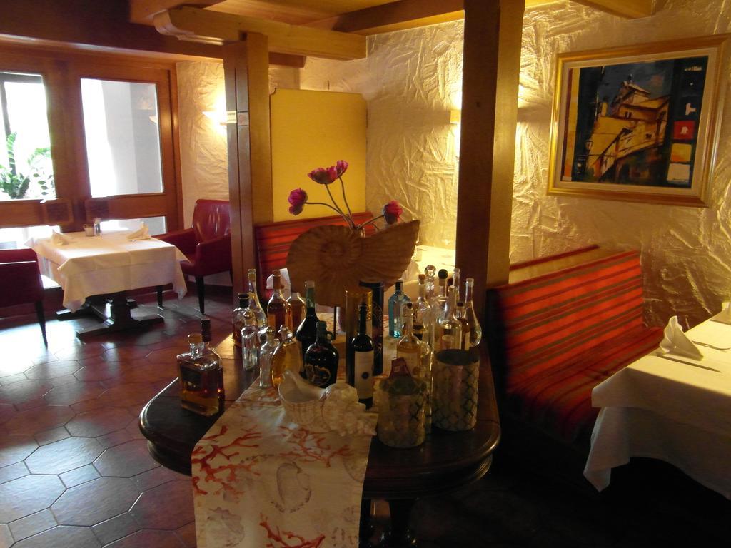 Castello Bianco Hotel Wadern Bagian luar foto