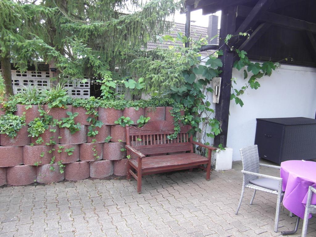 Castello Bianco Hotel Wadern Bagian luar foto