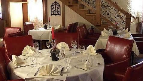 Castello Bianco Hotel Wadern Bagian luar foto